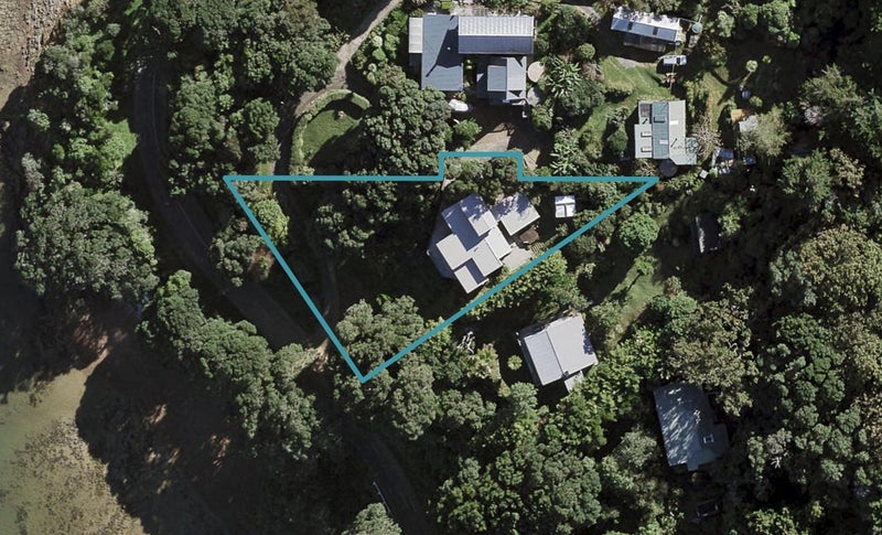 106A Wharf Road, Ostend, Waiheke Island - Carousel 1