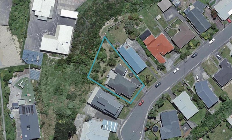 36 Bancroft Terrace, Newlands, Wellington - Carousel 1