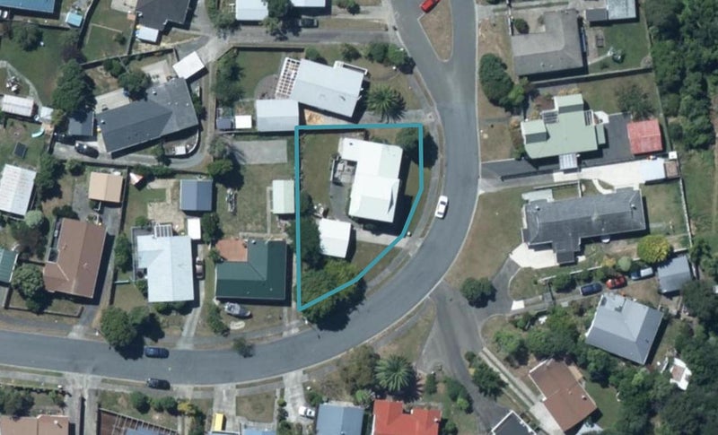 9 Transom Close, Whitby, Porirua - Carousel 1
