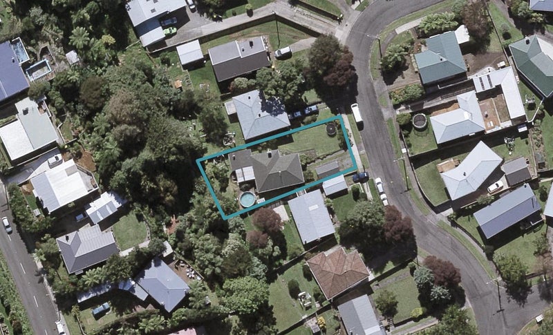 19 Elizabeth Place, Ferndale, New Plymouth - Carousel 1