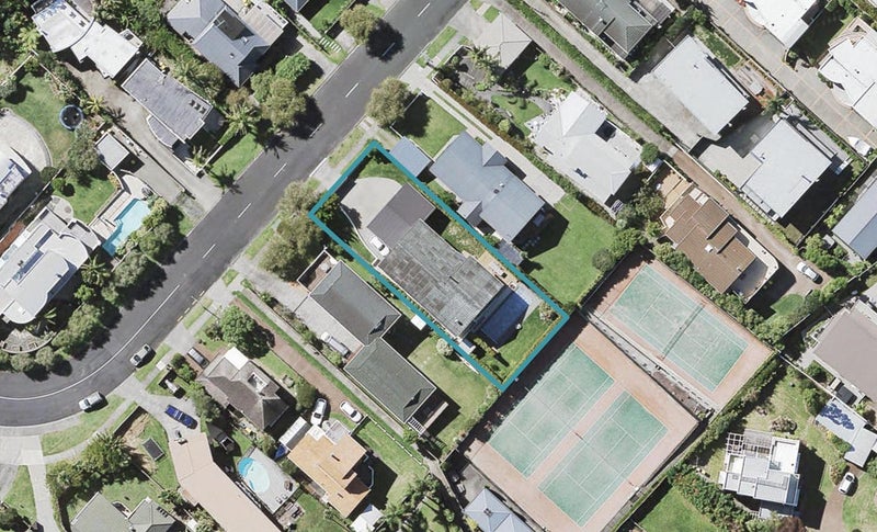 59 Castor Bay Road, Castor Bay, Auckland - Carousel 1