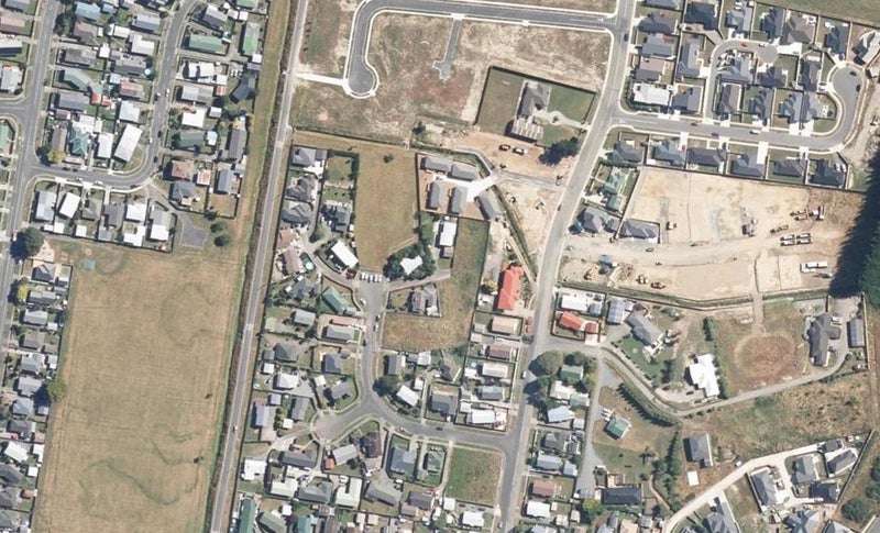 22 Grimsby Grove, Wainuiomata, Lower Hutt - Carousel 1