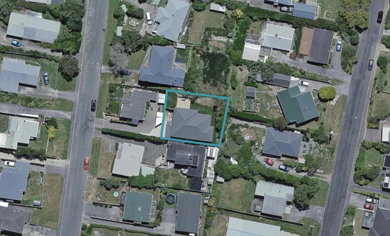 12A Chapman Street, Newlands, Wellington - Carousel 1