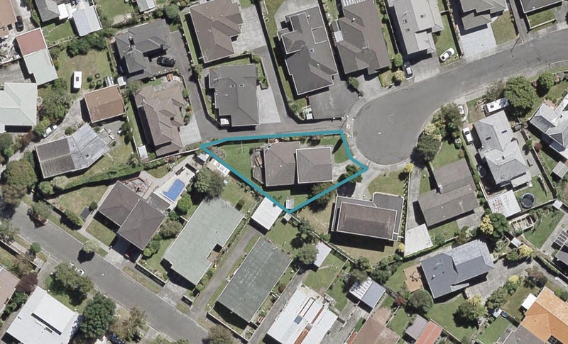 18 De Menech Grove, Avalon, Lower Hutt - Carousel 1