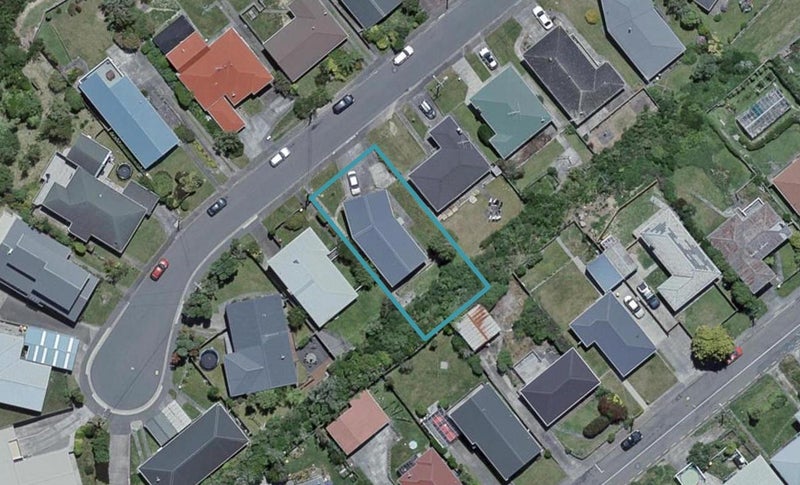 33 Bancroft Terrace, Newlands, Wellington - Carousel 1