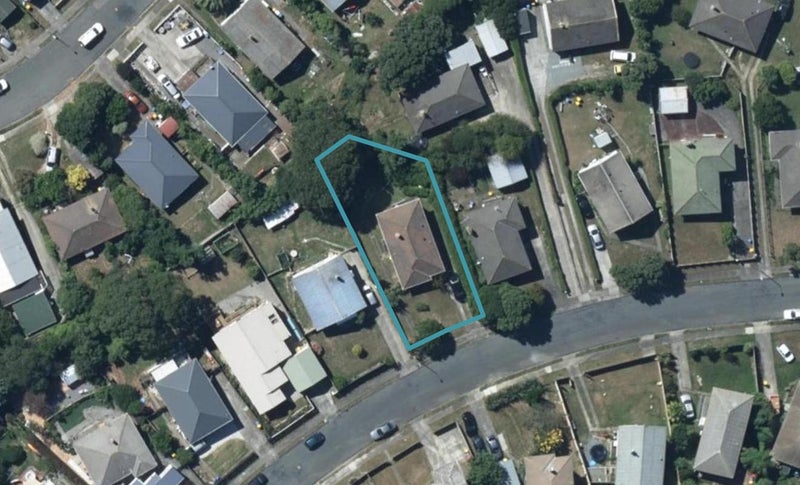 14 Mahinawa Street, Takapuwahia, Porirua - Carousel 1