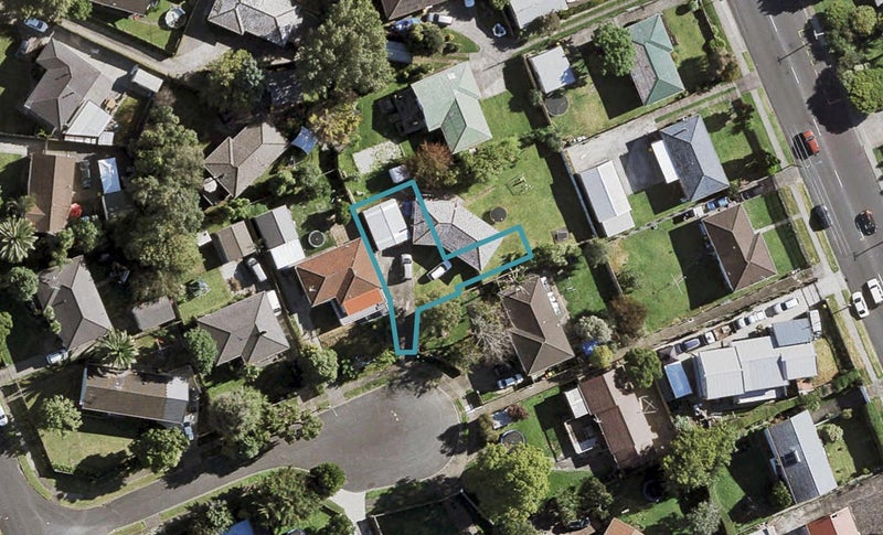 8D Rainbow Place, Wattle Downs, Auckland - Carousel 1