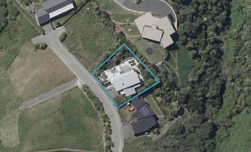 11 Rapanui Lane, Redcliffs, Christchurch - Carousel 1