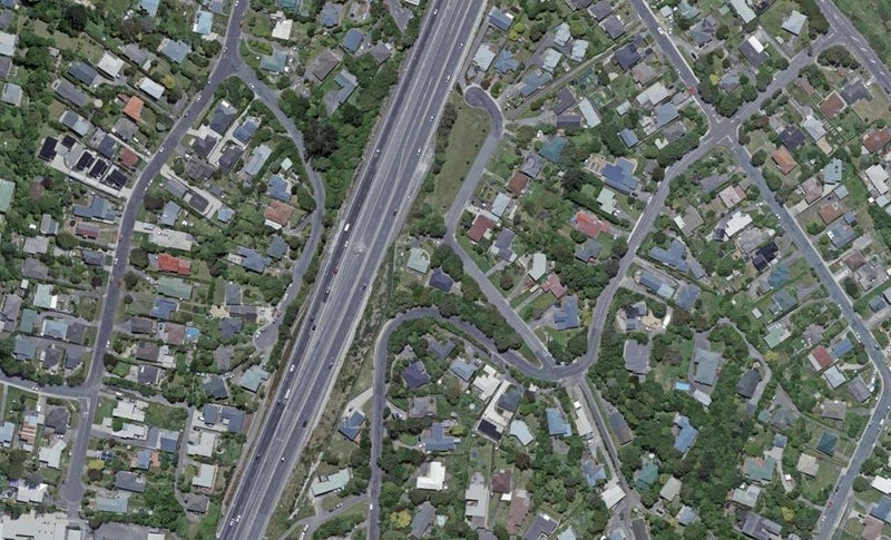 31 Mahoe Street, Tawa, Wellington - Carousel 1