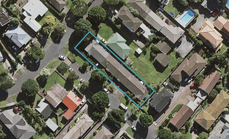 11 Miro Road, Greenlane, Auckland - Carousel 1