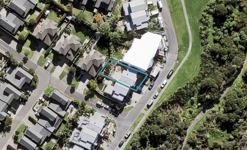 36 Provence Esplanade, Te Atatu Peninsula, Auckland - Carousel 1