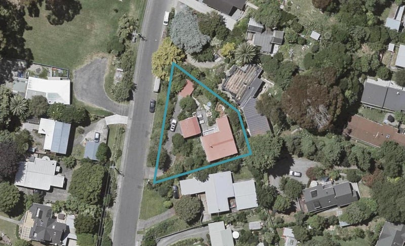 37 Tennis Court Road, Raumati South, Paraparaumu - Carousel 1