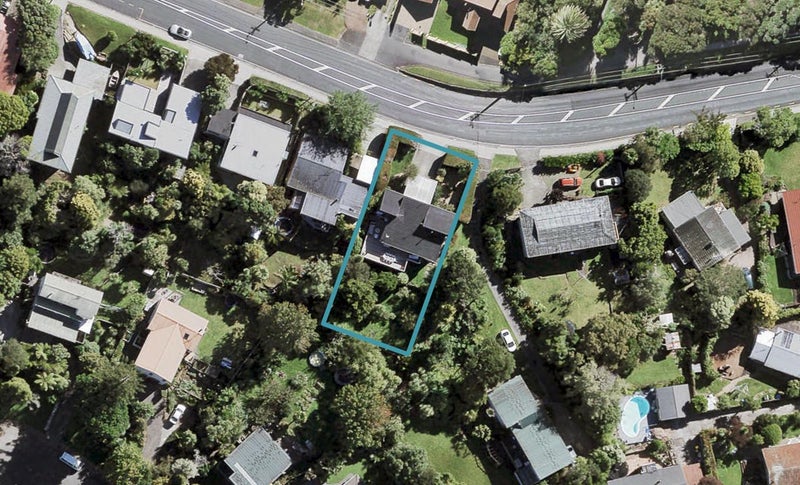 204 Golf Road, Titirangi, Auckland - Carousel 1