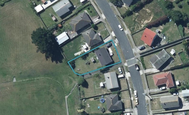 14 Justine Street, Cannons Creek, Porirua - Carousel 1
