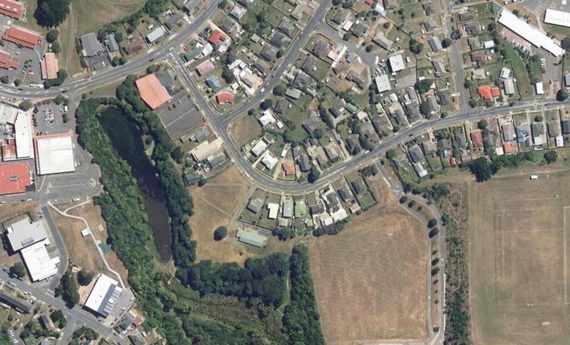 15 Driver Crescent, Cannons Creek, Porirua - Carousel 1