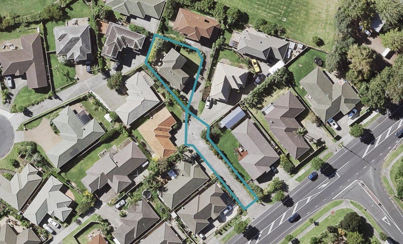 784 Chapel Road, Shamrock Park, Auckland - Carousel 1