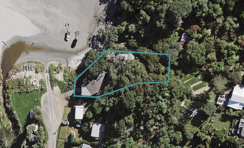 1 First Avenue, Onetangi, Waiheke Island - Carousel 1
