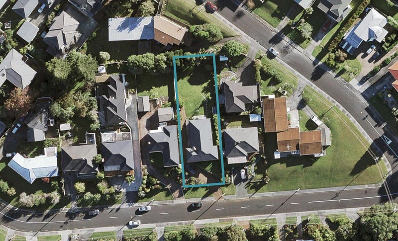 9 James Tyler Crescent, Lynfield, Auckland - Carousel 1