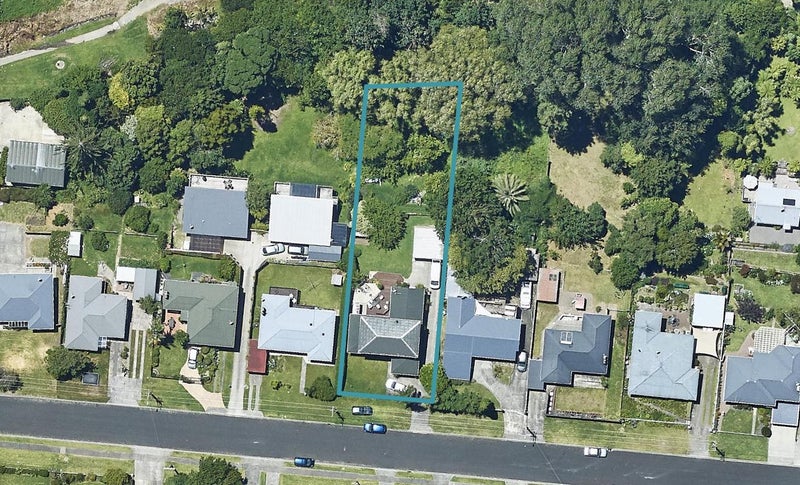 19 Esk Street, Parkvale, Tauranga - Carousel 1