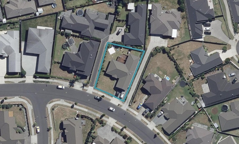 27 Tallentire Crescent, Huntington, Hamilton - Carousel 1