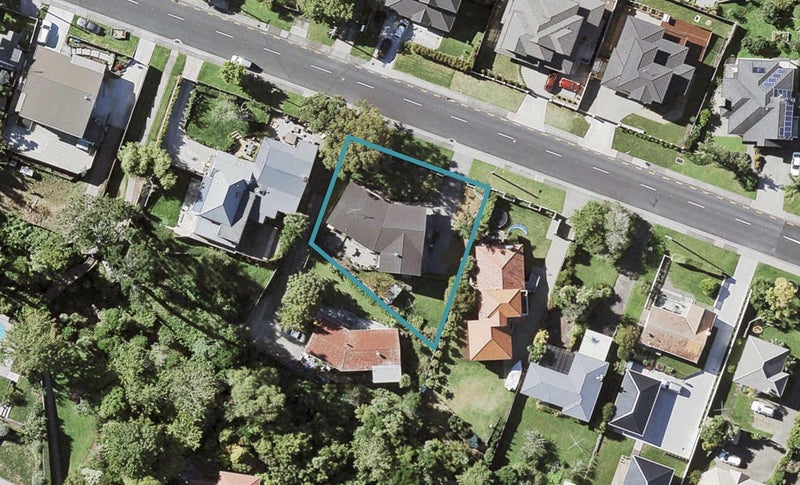 35 Beach Road, Mellons Bay, Auckland - Carousel 1