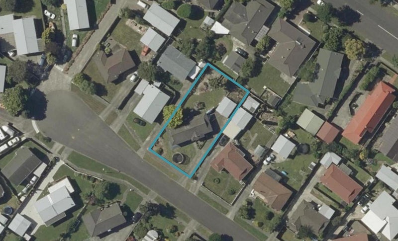 16 Cedar Grove, Highbury, Palmerston North - Carousel 1