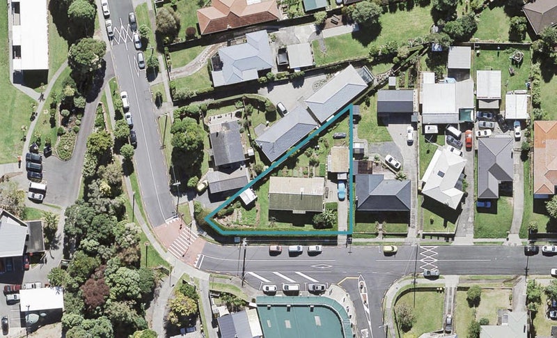 2 Sheridan Drive, New Lynn, Auckland - Carousel 1