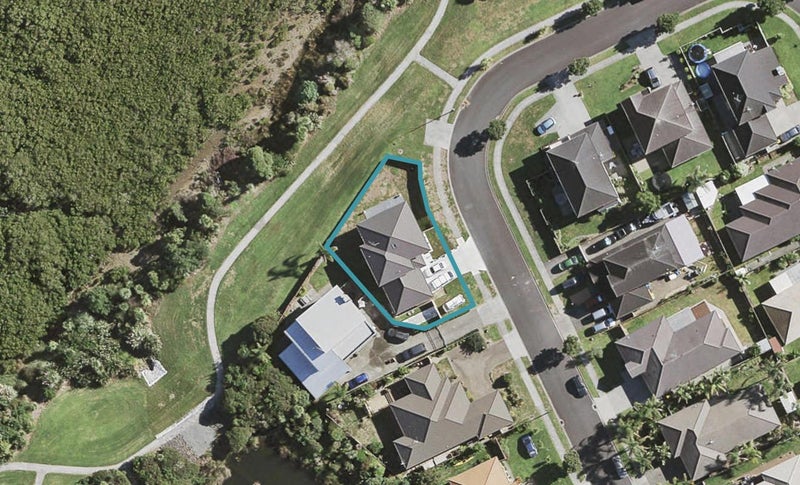 18 Stranraer Crescent, Wattle Downs, Auckland - Carousel 1