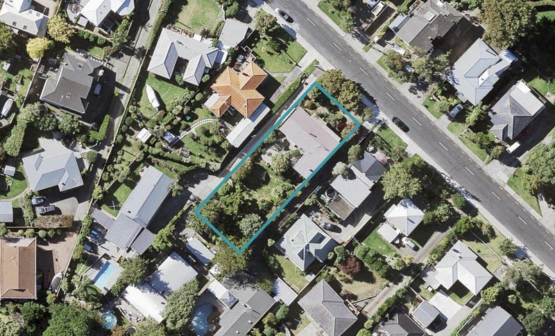 83 Beach Road, Mellons Bay, Auckland - Carousel 1