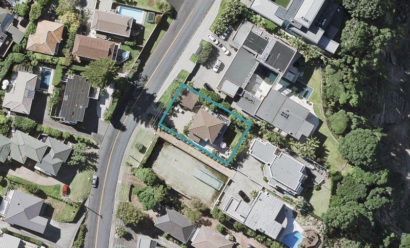 33 Beach Road, Castor Bay, Auckland - Carousel 1