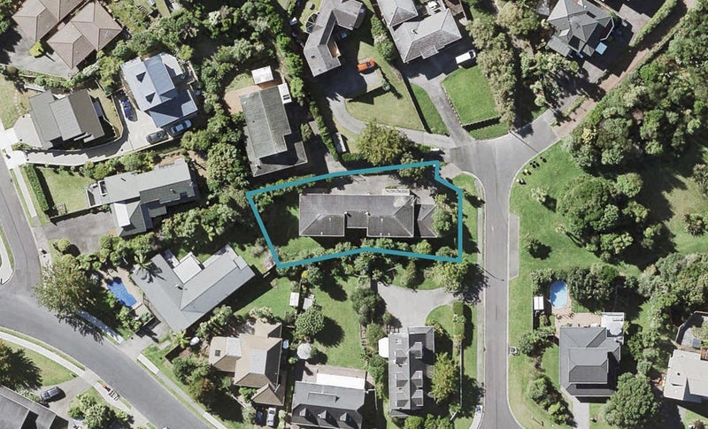 2/1 Seaford Place, Murrays Bay, Auckland - Carousel 1