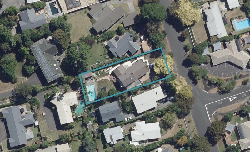 35 Queenwood Avenue, Queenwood, Hamilton - Carousel 1