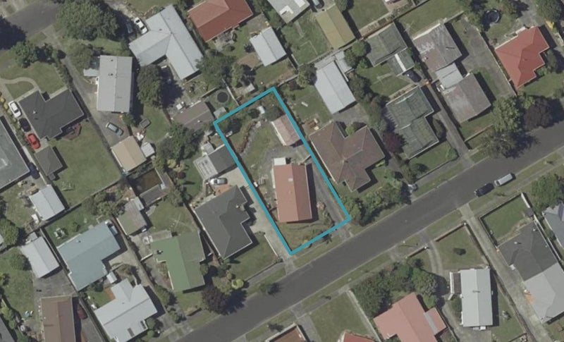 27 Geraldine Crescent, Cloverlea, Palmerston North - Carousel 1