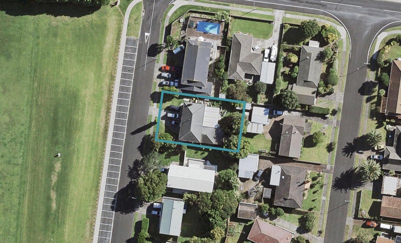 33 Domain Road, Weymouth, Auckland - Carousel 1
