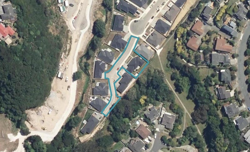 3 Genoa Place, Whitby, Porirua - Carousel 1
