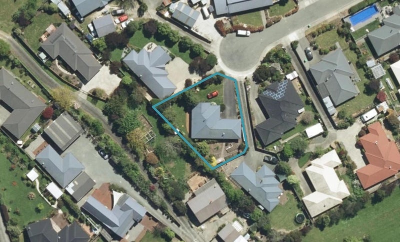 13 Mayer Crescent, Wakefield - Carousel 1