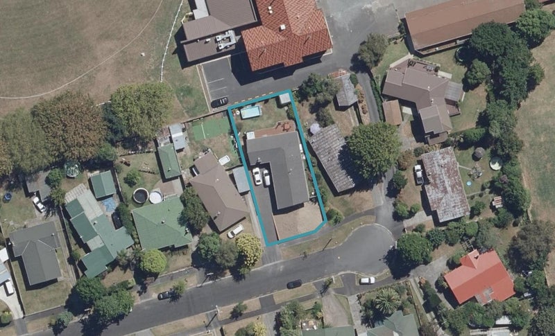 25 Casper Street, Fairfield, Hamilton - Carousel 1