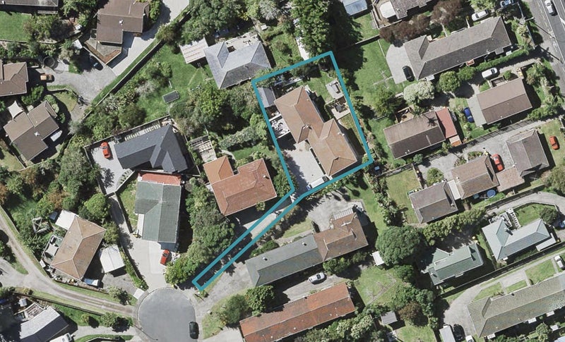 2/3 Bellcroft Place, Belmont, Auckland - Carousel 1