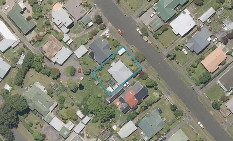 8 Jellicoe Street, Whanganui East, Whanganui - Carousel 1