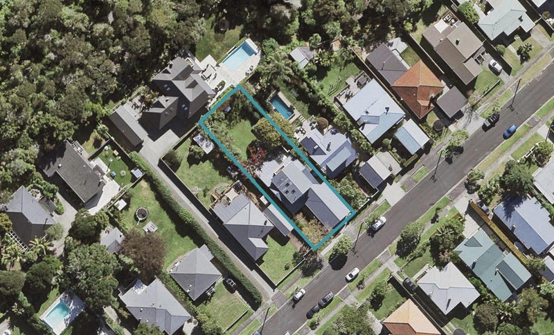 16 Le Roy Terrace, Birkenhead, Auckland - Carousel 1