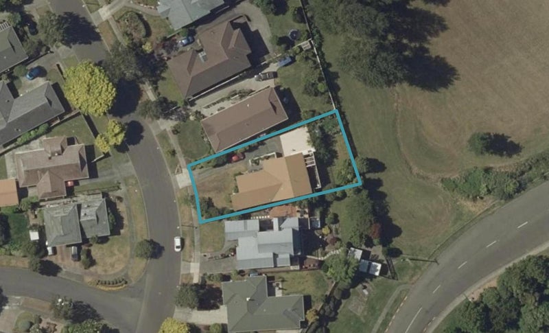 8 Kentucky Way, Awapuni, Palmerston North - Carousel 1