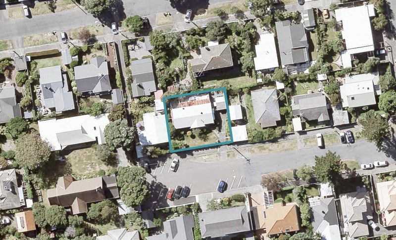 10 Ngaio Street, Eastbourne, Lower Hutt - Carousel 1
