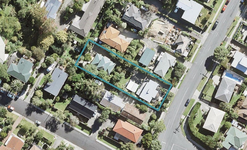 2/14 Deep Creek Road, Torbay, Auckland - Carousel 1