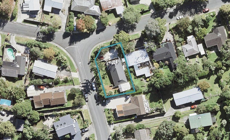 10 Nor'East Drive, Northcross, Auckland - Carousel 1