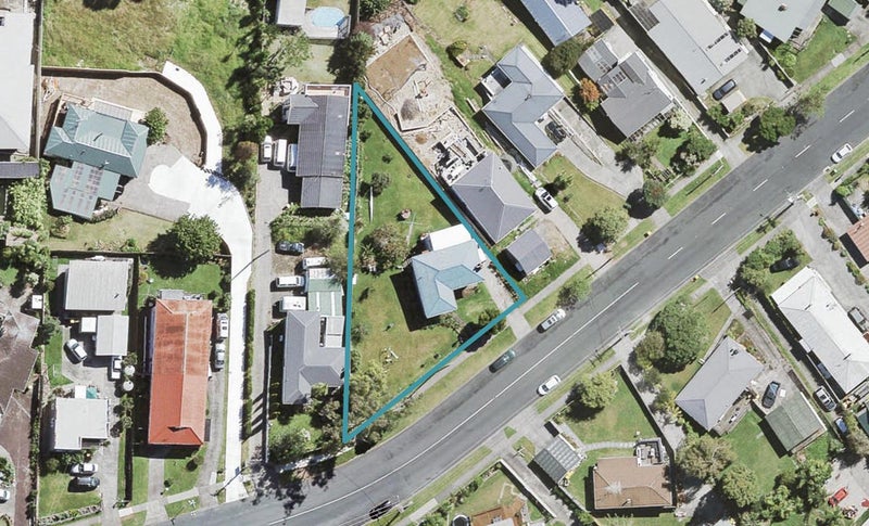 79 Glengarry Road, Glen Eden, Auckland - Carousel 1