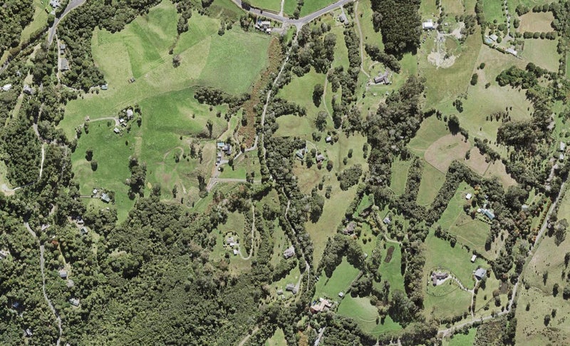 186 Kauri Crescent, Kumeu - Carousel 1