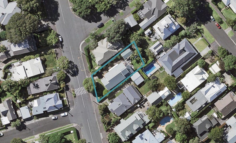 30 Tainui Road, Devonport, Auckland - Carousel 1