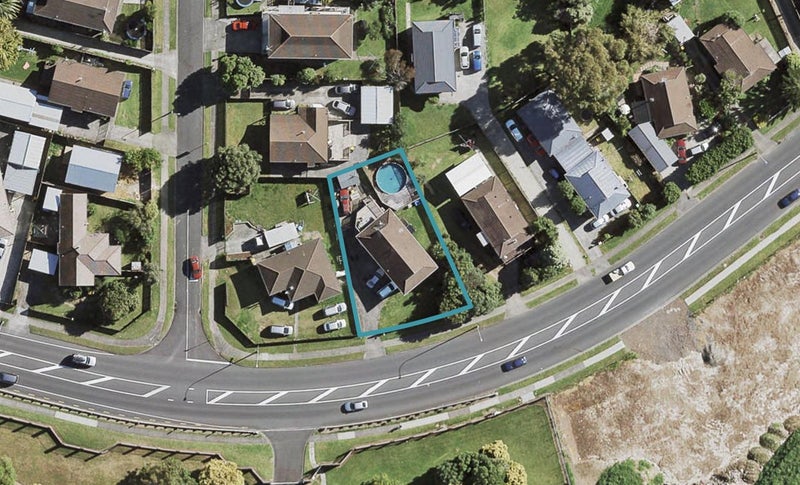 211 Mahia Road, Wattle Downs, Auckland - Carousel 1