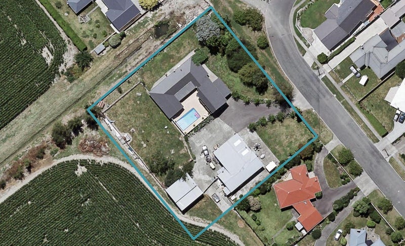 1110 Oliphant Road, Camberley, Hastings - Carousel 1