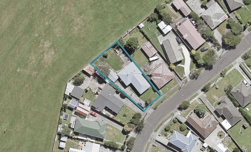 26 Mary Crescent, Elderslea, Upper Hutt - Carousel 1